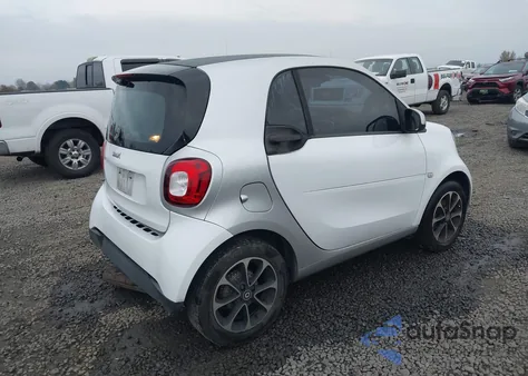2016 Smart Fortwo Passion из США, поврежденный, VIN WMEFJ5DA9GK068630